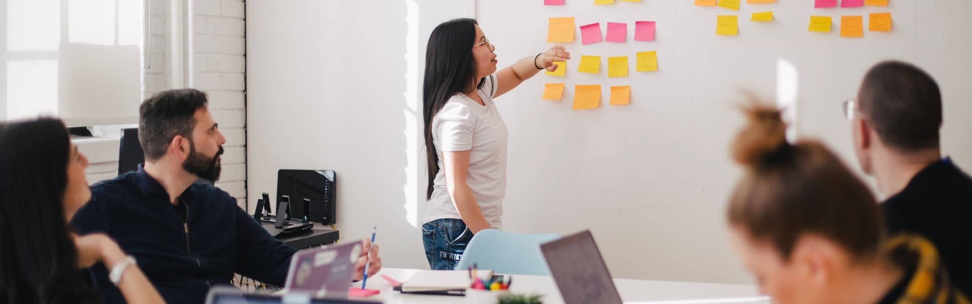 Guide: Comment aider un collègue qui vit de l’anxiété